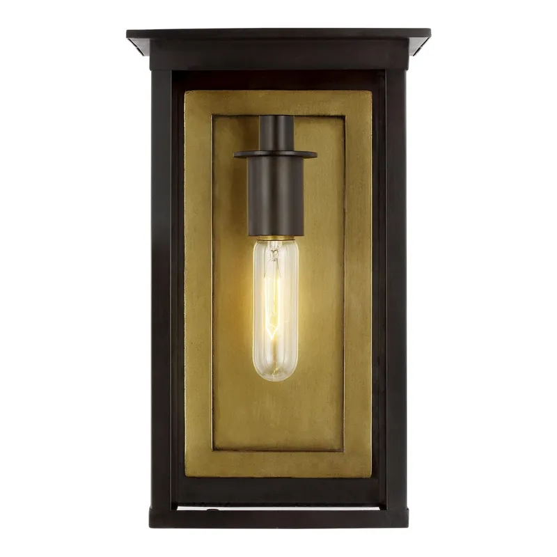 Chapman & Myers Freeport Medium Outdoor Wall Lantern in Heritage Copper